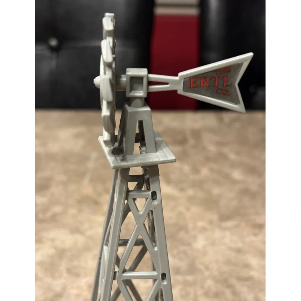 ERTL Farm Country Deluxe Farm Set Replacement Complete Windmill 1/64